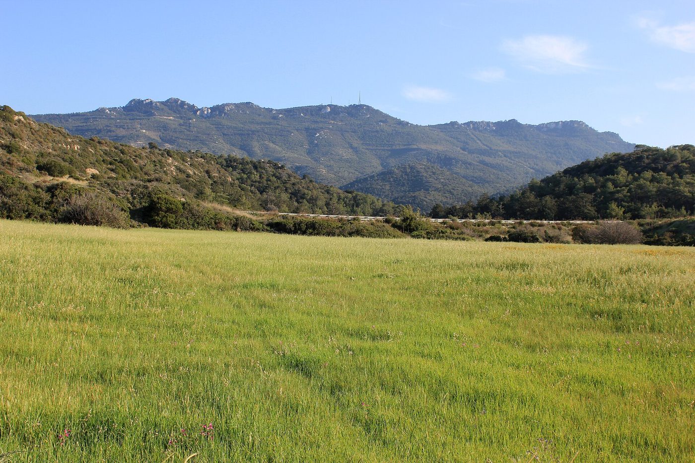 Blick über das Kyrenia-Gebirge an der Nordküste Zyperns