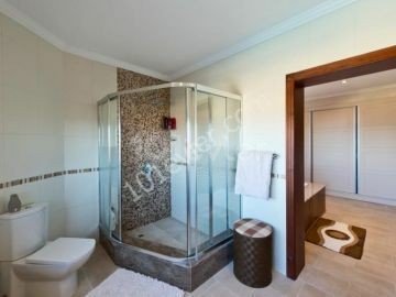 Villa in Girne (Kyrenia), Nord Zypern – Foto 11 von 24