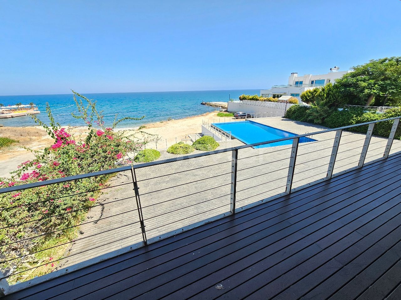 Villa in Girne (Kyrenia), Nord Zypern – Foto 14 von 32