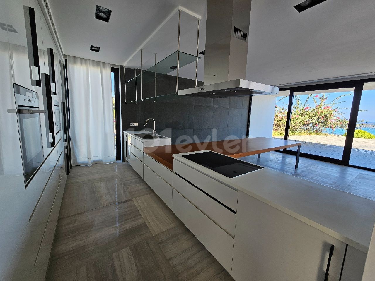 Villa in Girne (Kyrenia), Nord Zypern – Foto 29 von 32