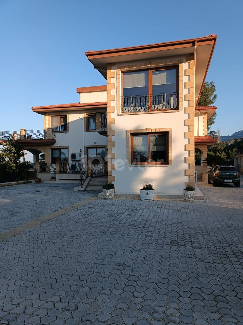 Villa in Girne (Kyrenia), Nord Zypern – Foto 11 von 39