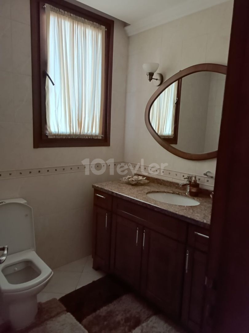 Villa in Girne (Kyrenia), Nord Zypern – Foto 14 von 39