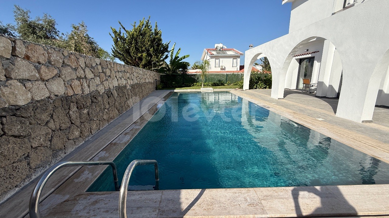 Villa in Girne (Kyrenia), Nord Zypern – Foto 38 von 40