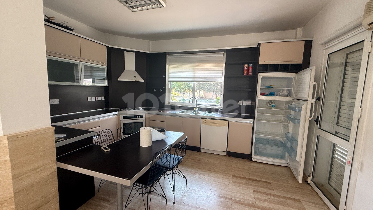 Villa in Girne (Kyrenia), Nord Zypern – Foto 6 von 22
