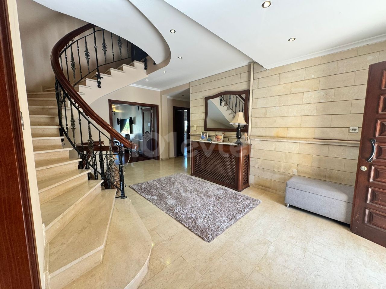 Villa in Girne (Kyrenia), Nord Zypern – Foto 17 von 40