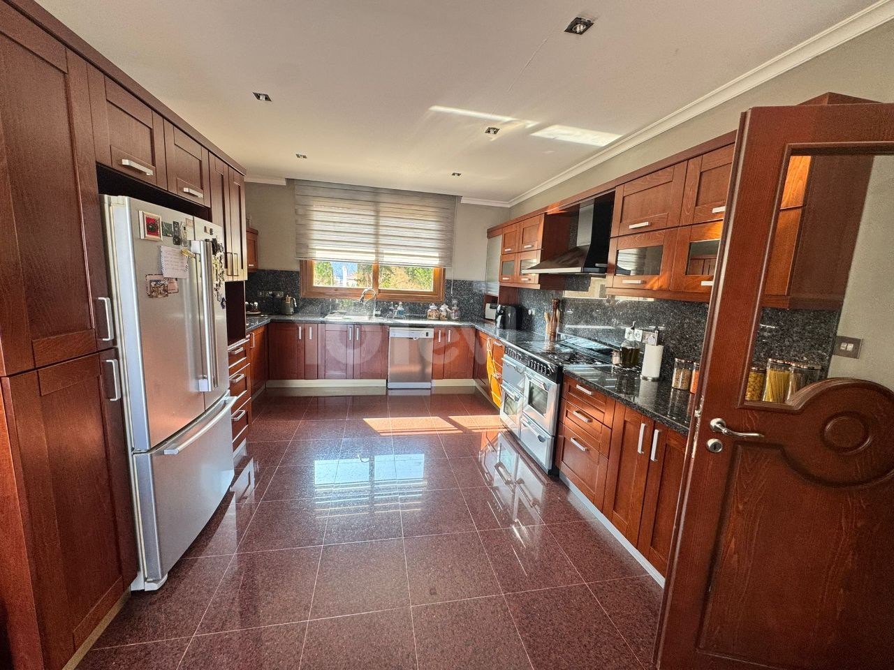 Villa in Girne (Kyrenia), Nord Zypern – Foto 19 von 40