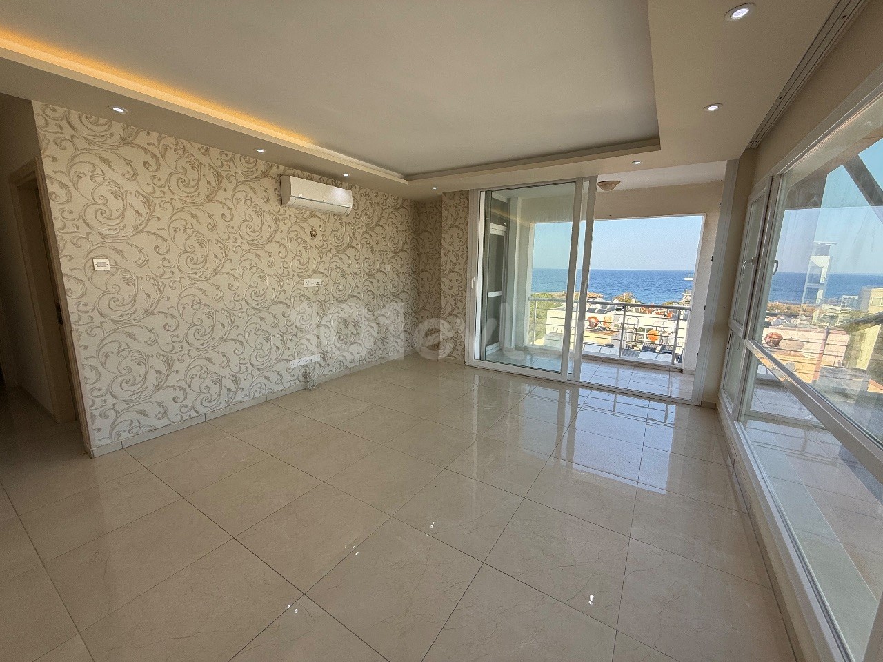 Wohnung in Girne (Kyrenia), Nord Zypern – Foto 1 von 21