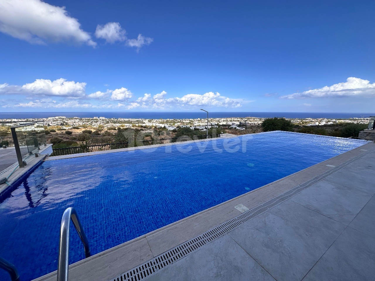 Villa in Girne (Kyrenia), Nord Zypern – Foto 1 von 6