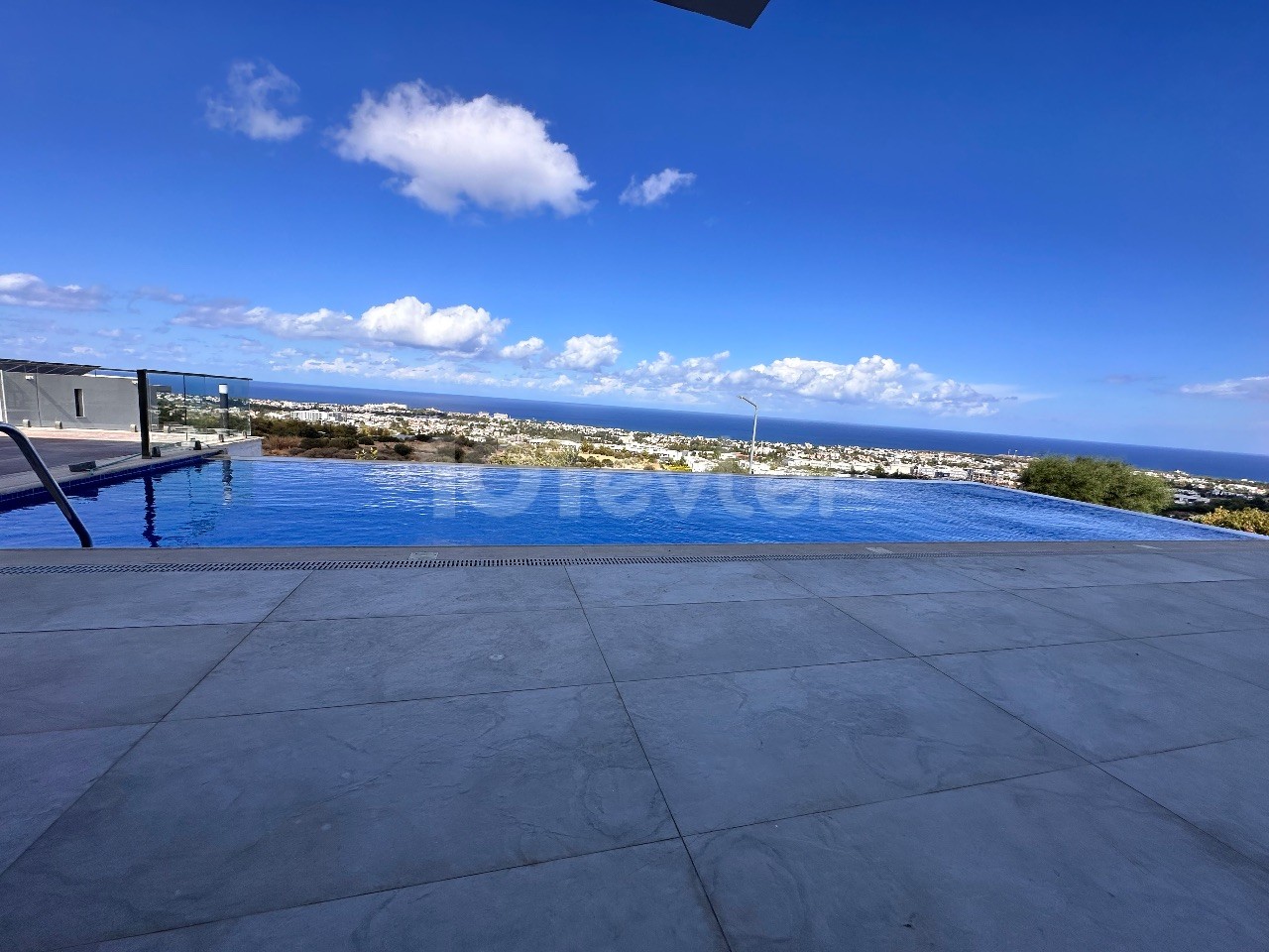 Villa in Girne (Kyrenia), Nord Zypern – Foto 2 von 6